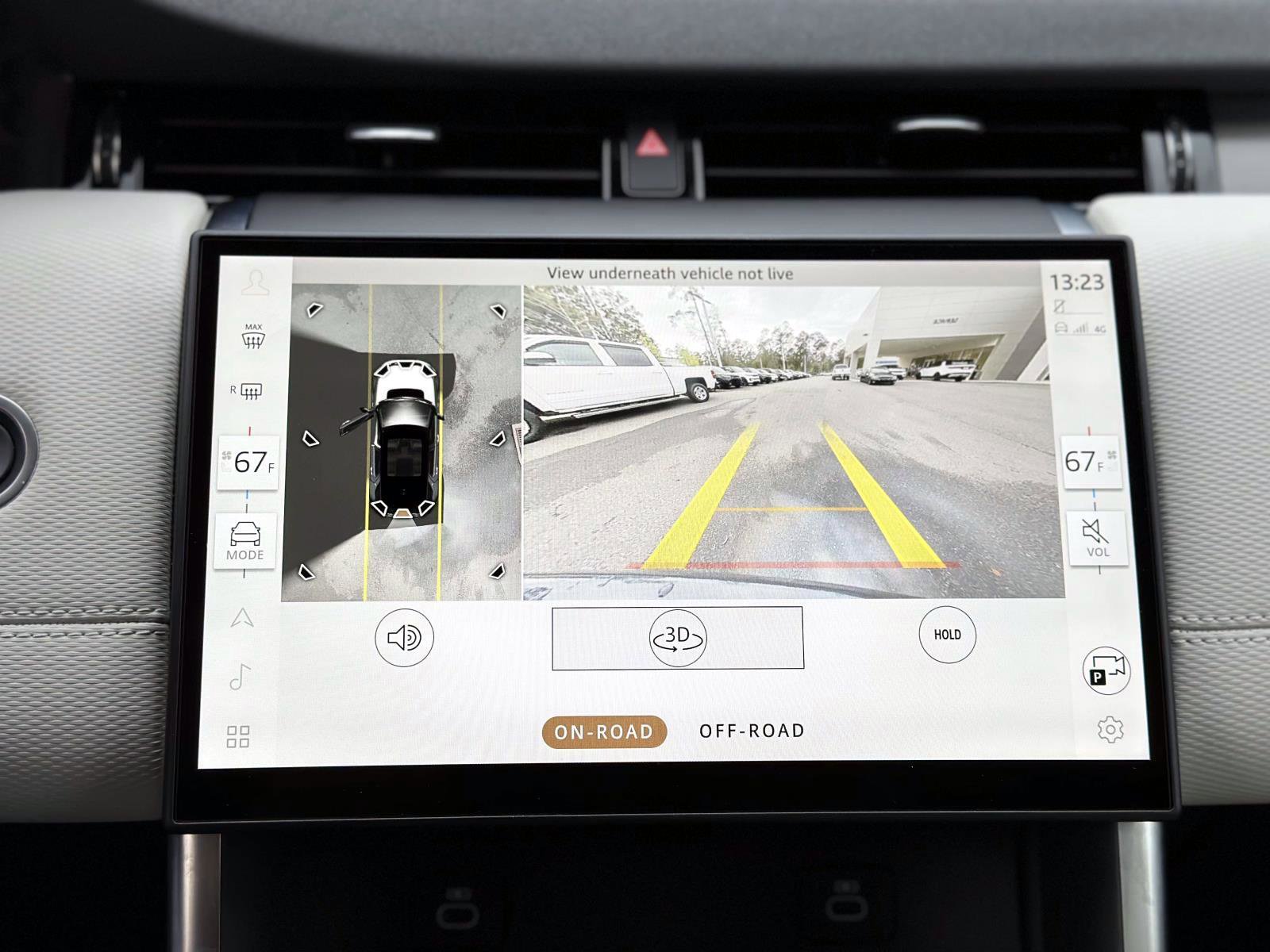 New 2025 Land Rover Discovery Sport Dynamic SE image 18