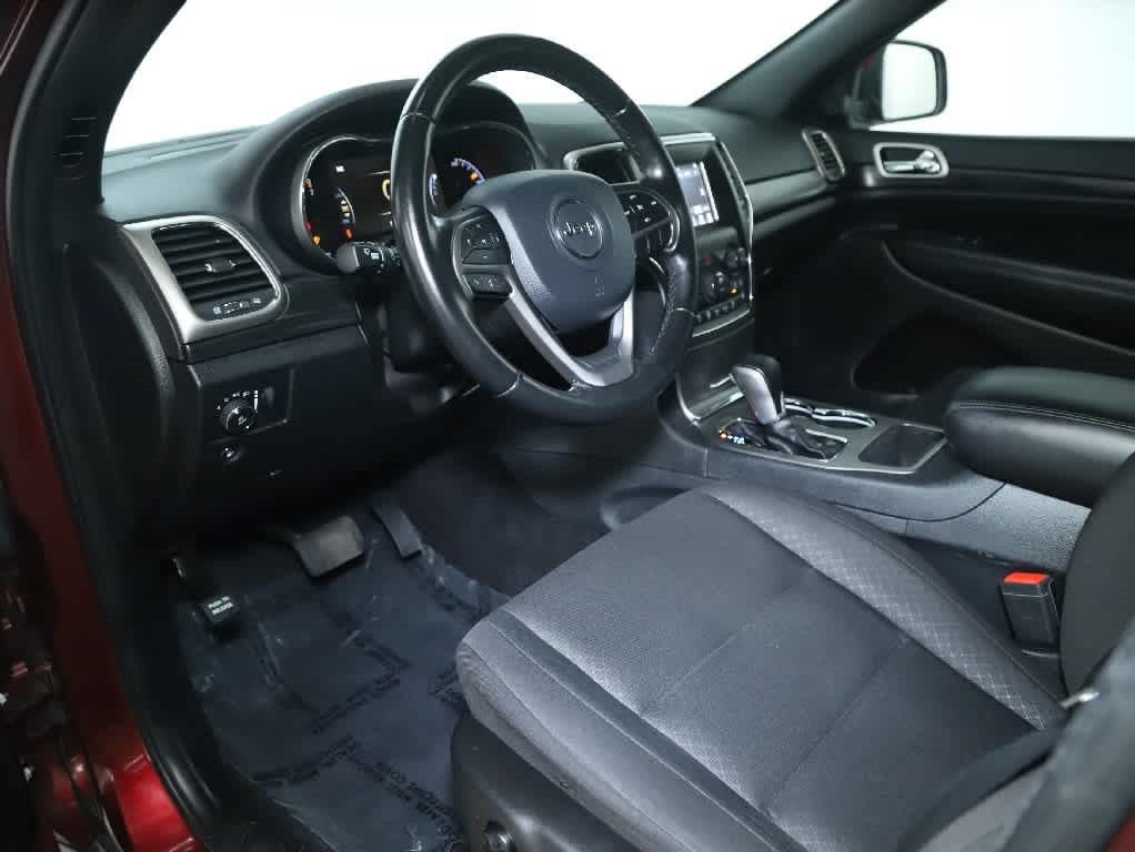 Certified 2020 Jeep Grand Cherokee Laredo AWD/4WD image 17