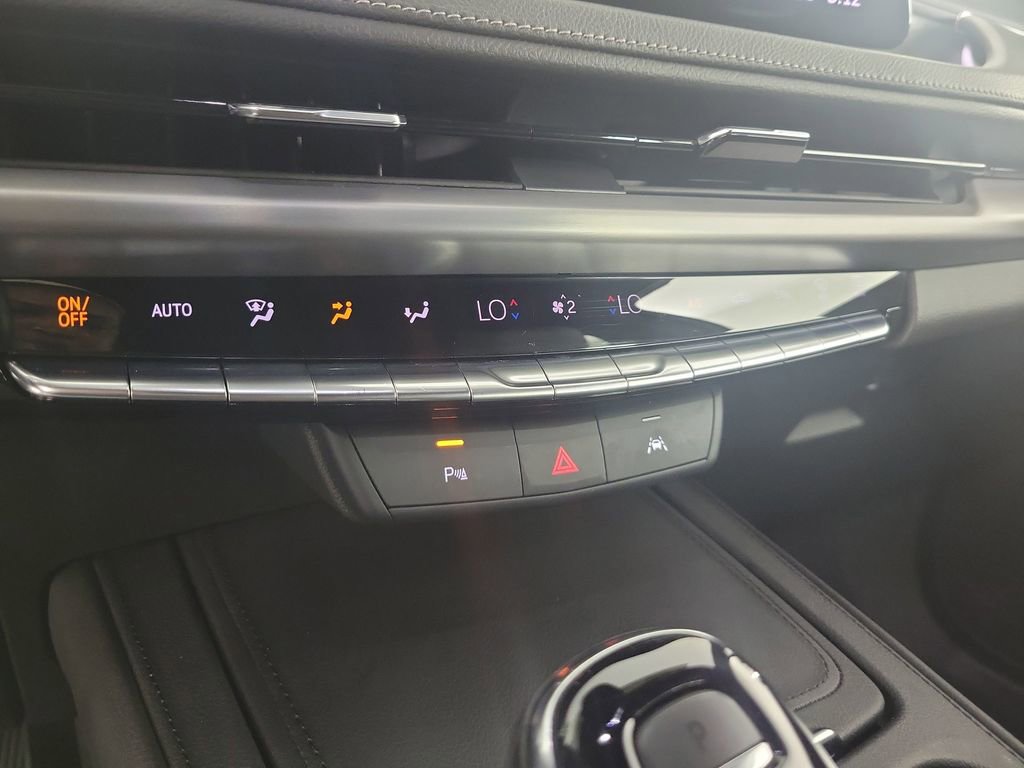 Used 2025 Cadillac XT4 Premium Luxury FWD image 27