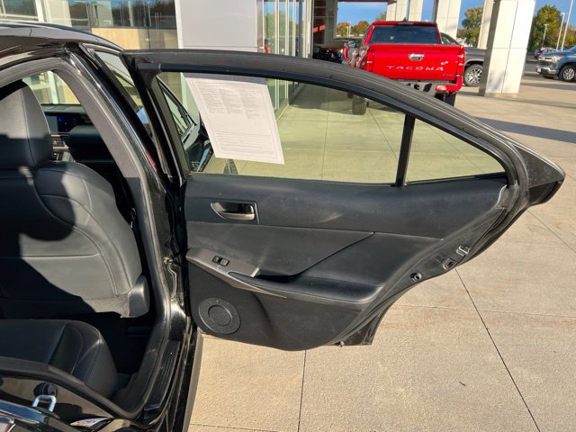 Used 2017 Lexus IS 300 F Sport w/ F Sport Package AWD/4WD image 34