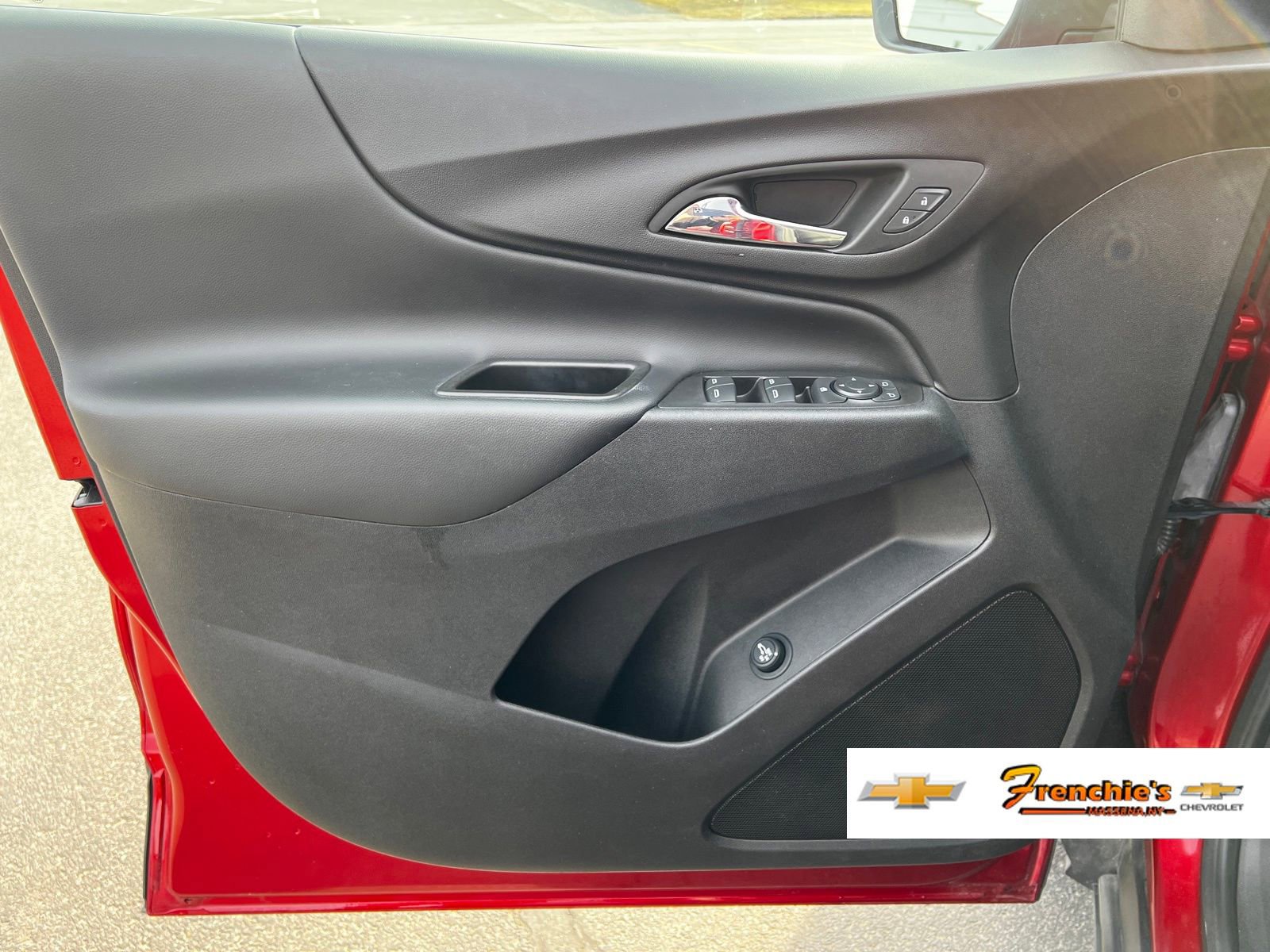 Used 2023 Chevrolet Equinox LT AWD/4WD image 11