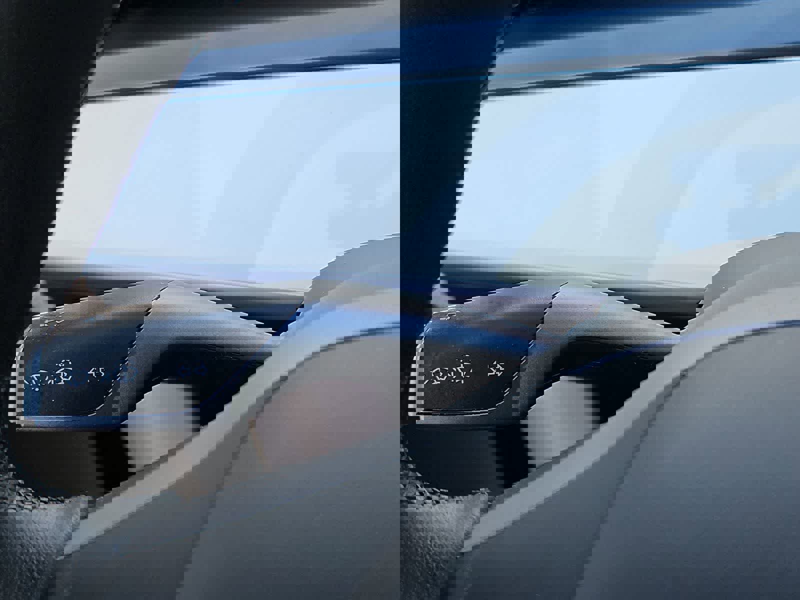 Used 2020 Tesla Model Y Long Range image 25