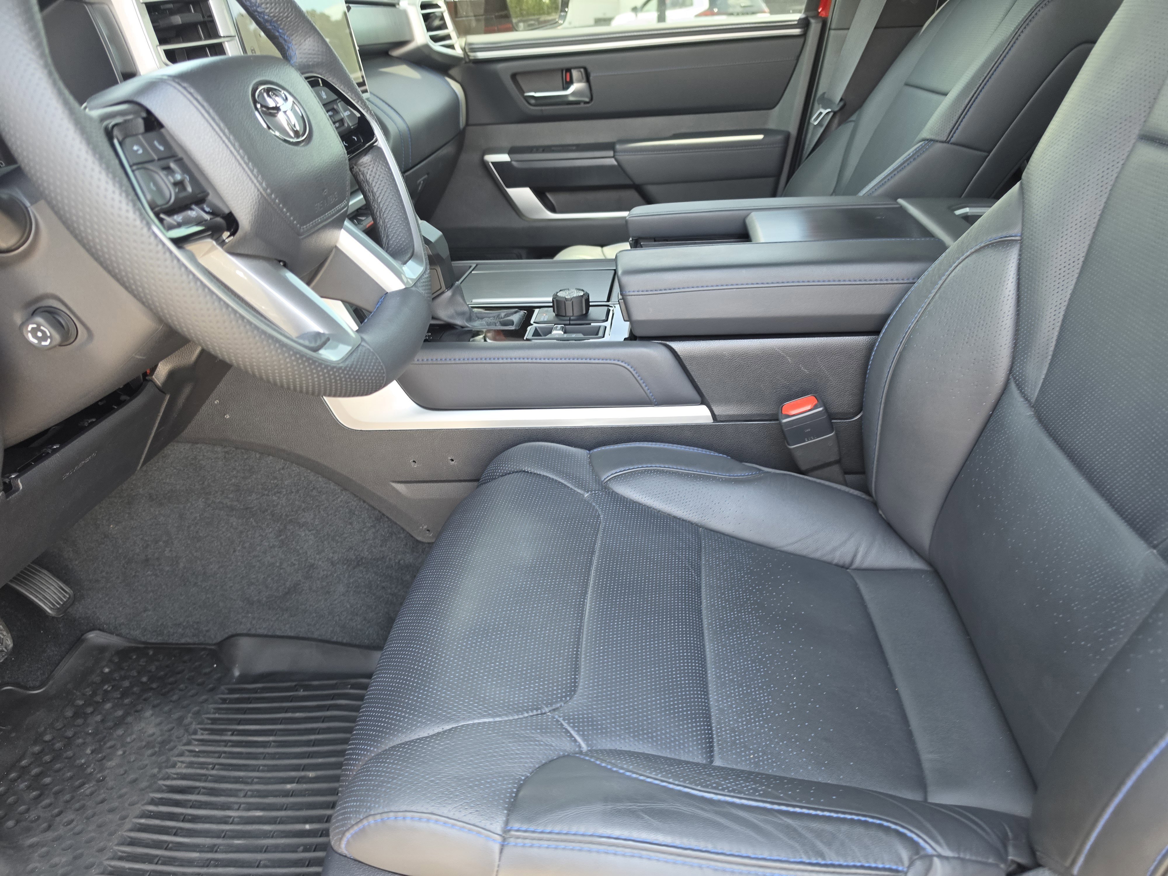 Used 2025 Toyota Tundra Platinum AWD/4WD image 9