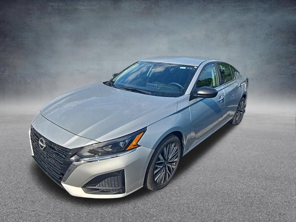 Used 2025 Nissan Altima 2.5 SV FWD image 4