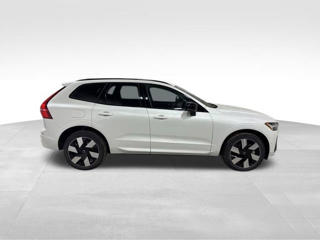 Used 2025 Volvo XC60 T8 Plus w/ Climate Package image 9