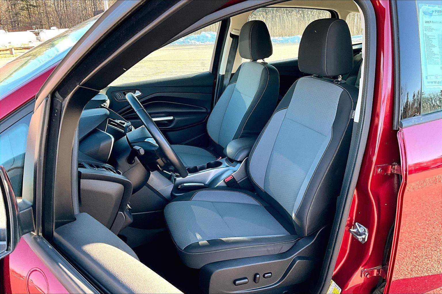 Used 2017 Ford C-MAX Energi SE w/ Equipment Group 401A image 19