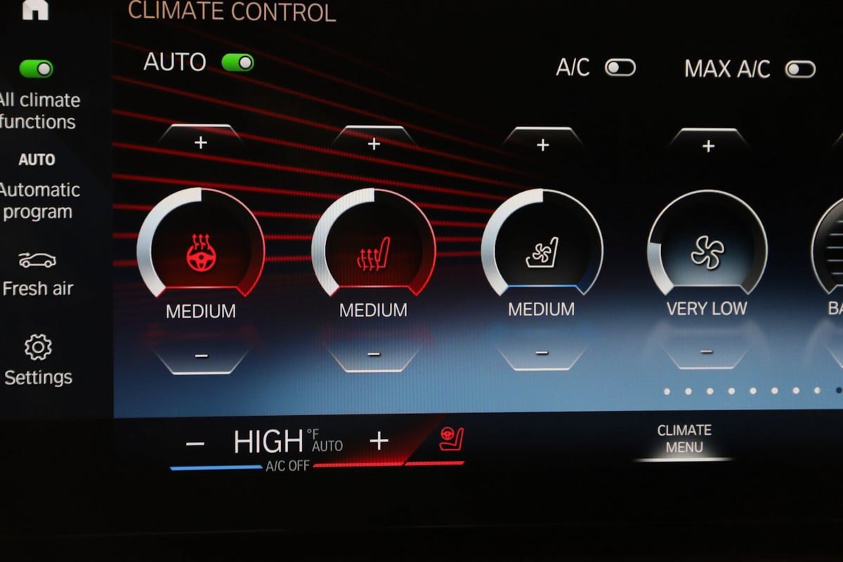 Used 2023 BMW X7 xDrive40i w/ Premium Package image 9