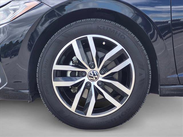 Used 2025 Volkswagen Jetta SE w/ Sunroof Package FWD image 24