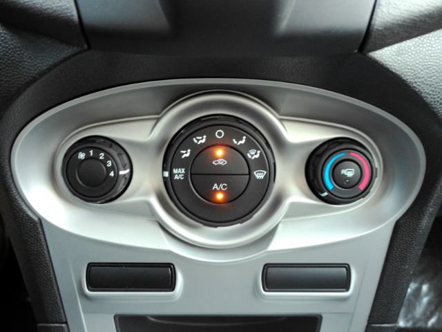 Used 2019 Ford Fiesta SE FWD image 37