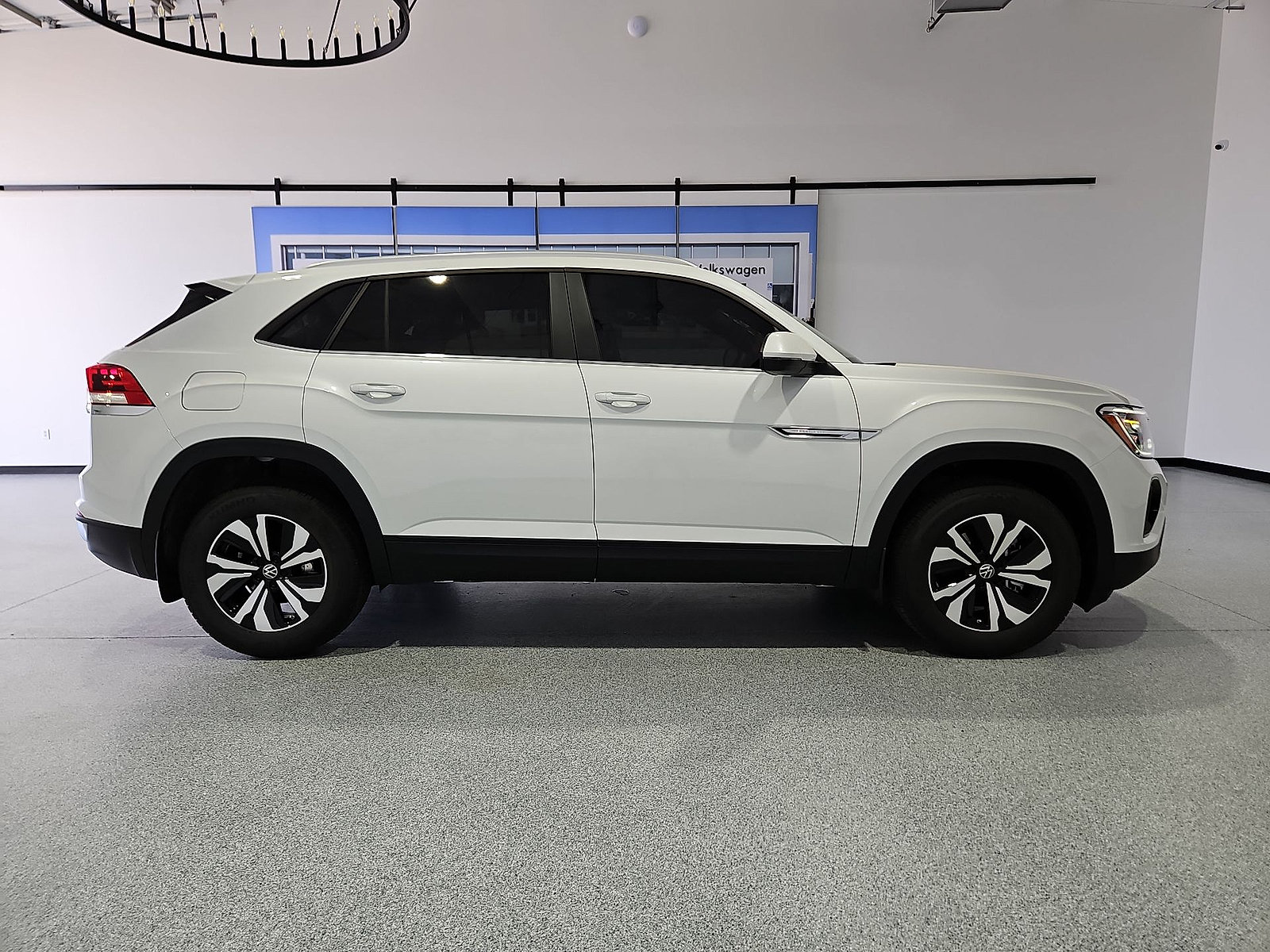 New 2026 Volkswagen Atlas Cross Sport SE FWD image 10