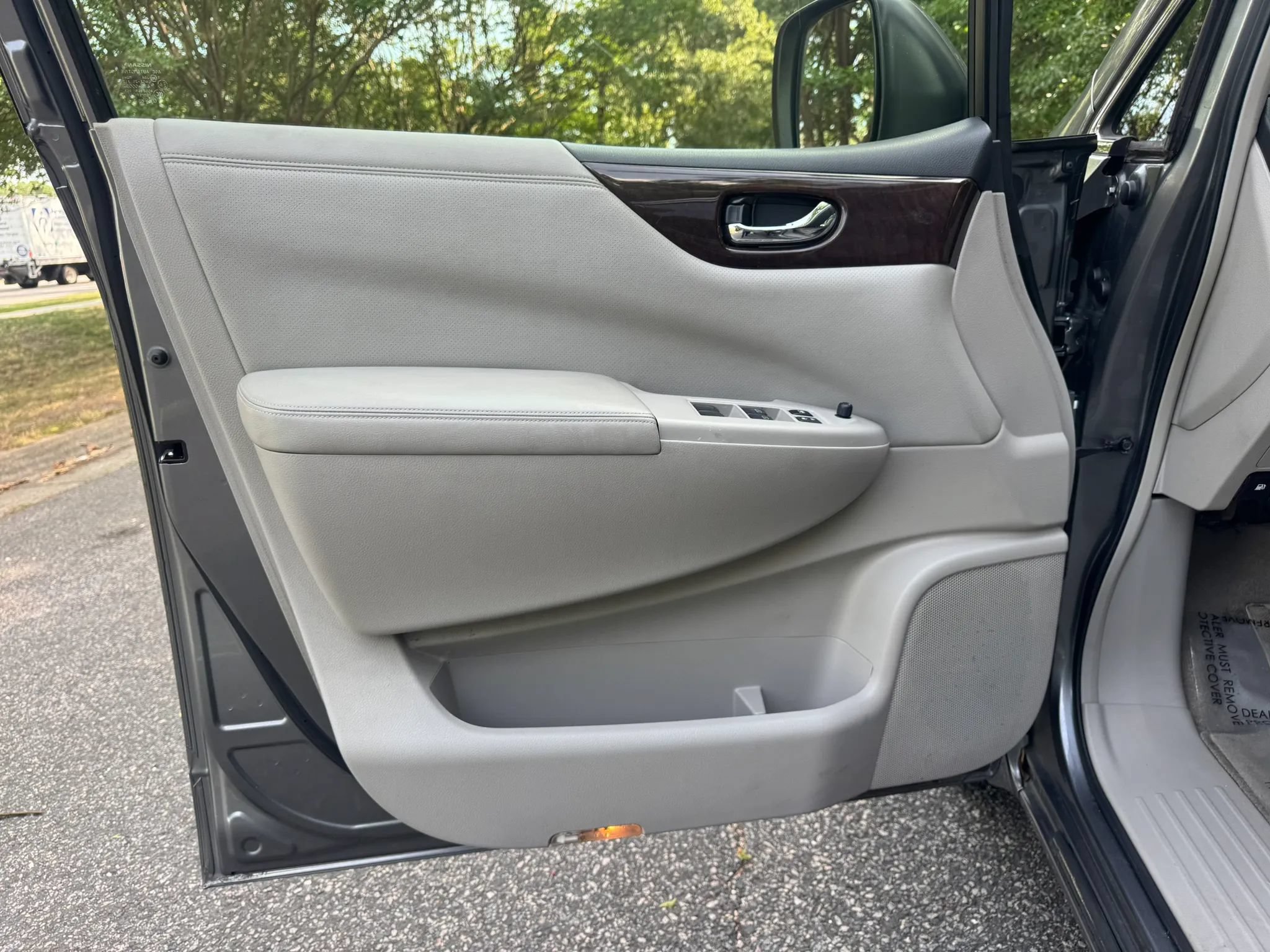 Used 2015 Nissan Quest SV w/ Value Cargo Package FWD image 10