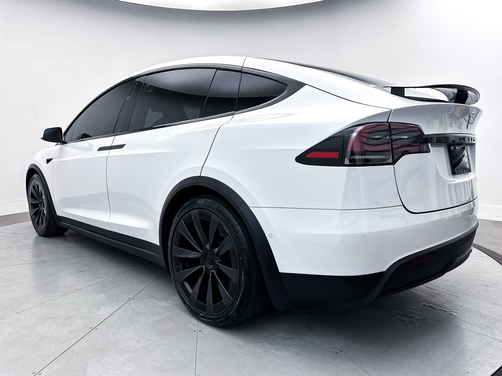 Used 2022 Tesla Model X Plaid image 15