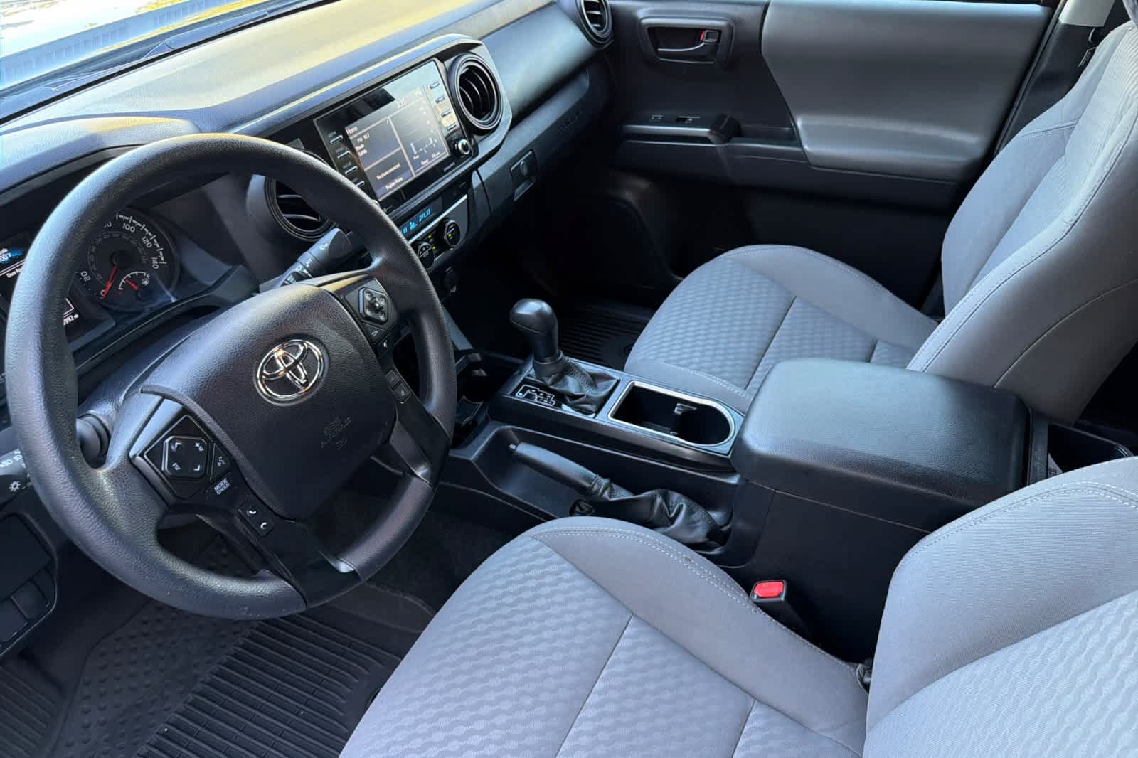 Used 2022 Toyota Tacoma SR AWD/4WD image 11