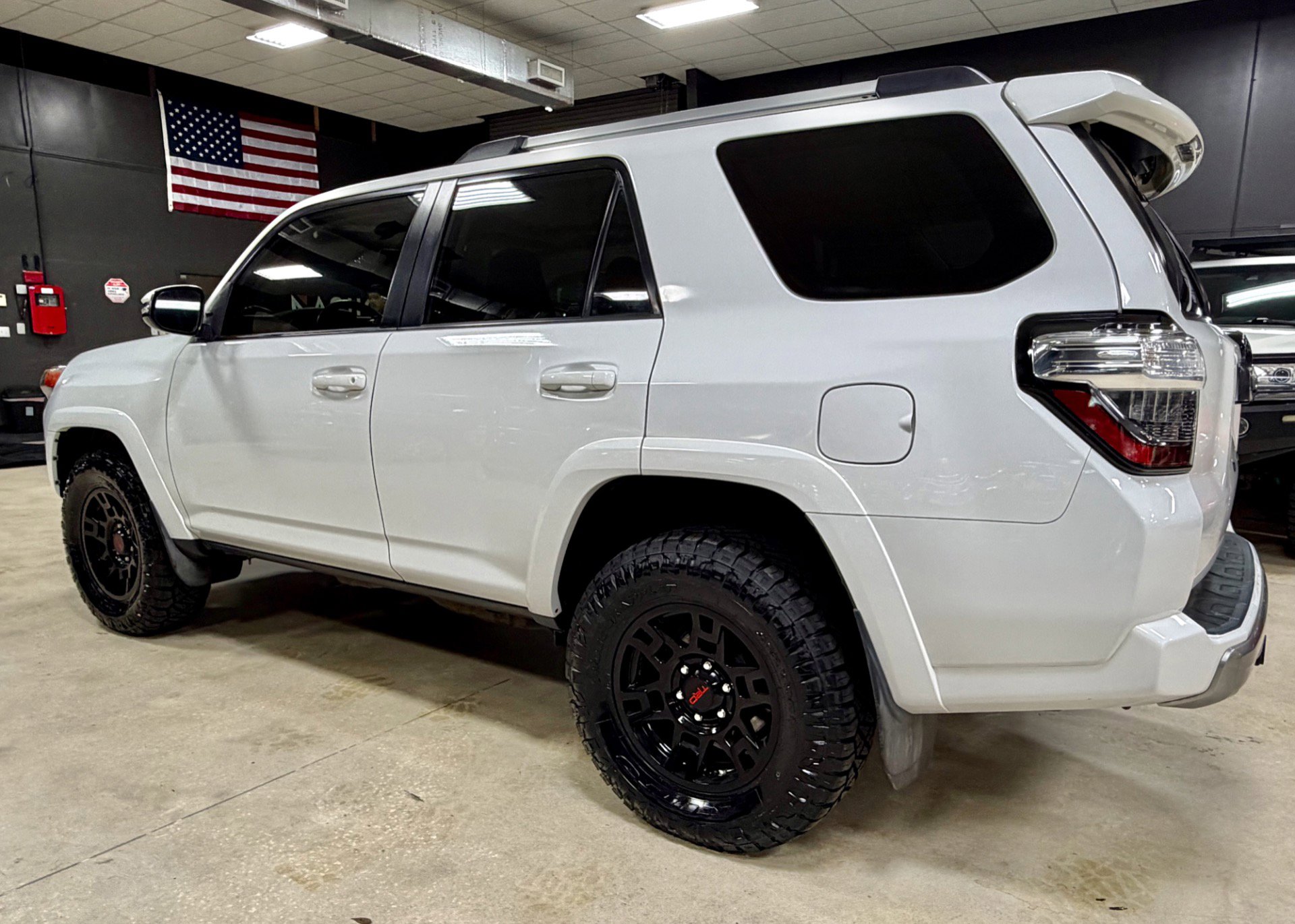Used 2016 Toyota 4Runner Trail Premium AWD/4WD image 11