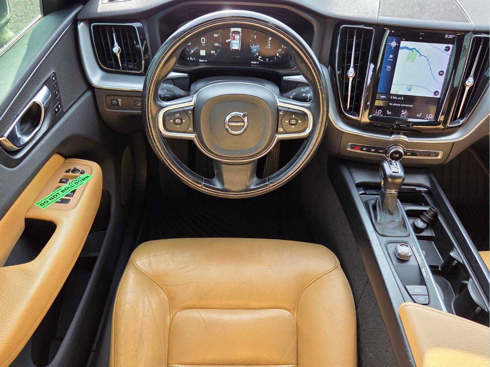 Used 2018 Volvo XC60 T5 Momentum w/ Vision Package AWD/4WD image 12