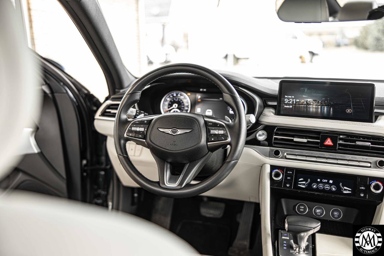 Used 2025 Genesis G70 2.5T RWD image 21