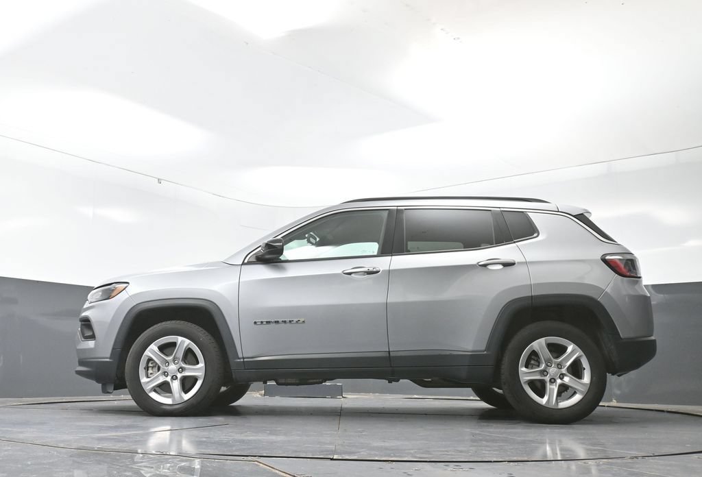 Used 2024 Jeep Compass Latitude AWD/4WD image 54