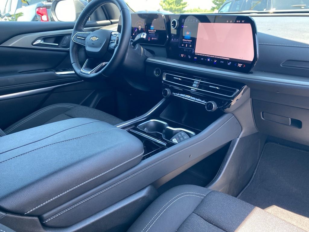 Used 2024 Chevrolet Traverse LT image 7