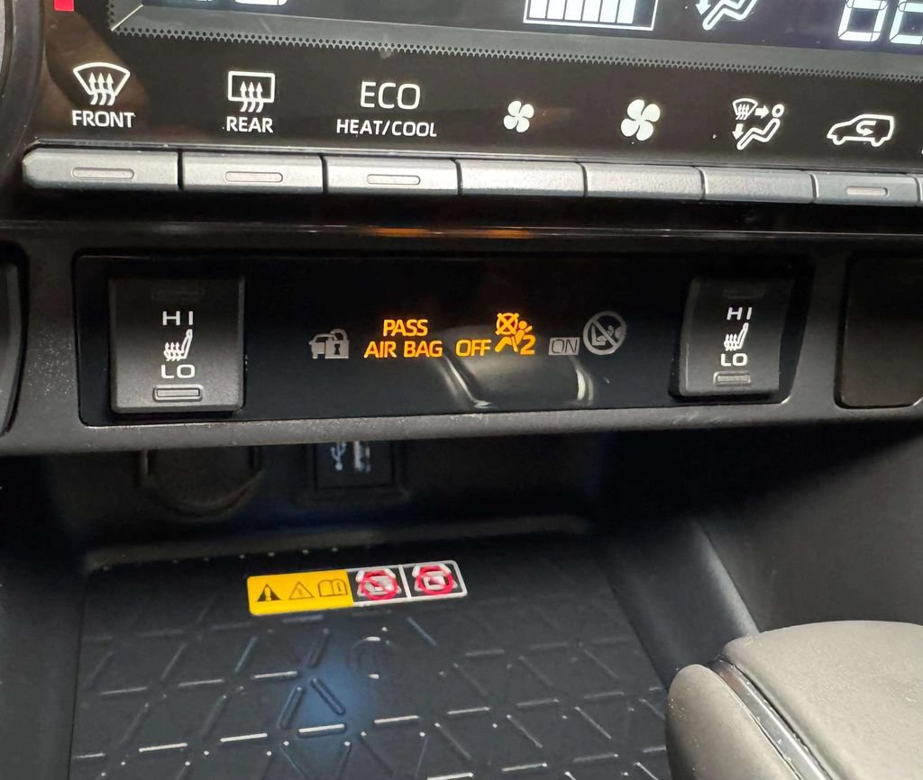 Used 2023 Toyota RAV4 XSE AWD/4WD image 13