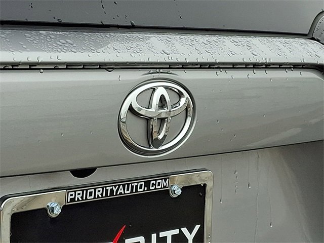 Used 2021 Toyota RAV4 LE image 30