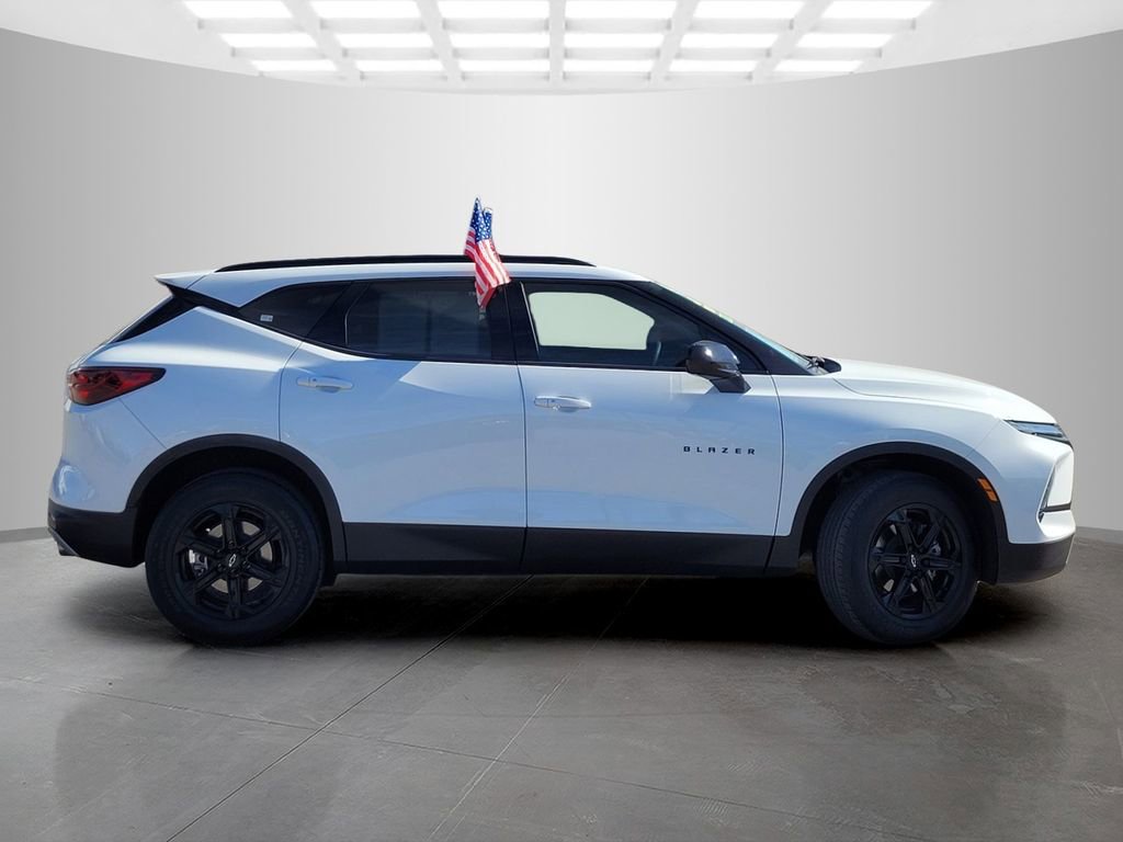 Used 2023 Chevrolet Blazer LT w/ Midnight/Sport Edition image 3