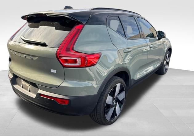Used 2023 Volvo XC40 Recharge Ultimate image 3