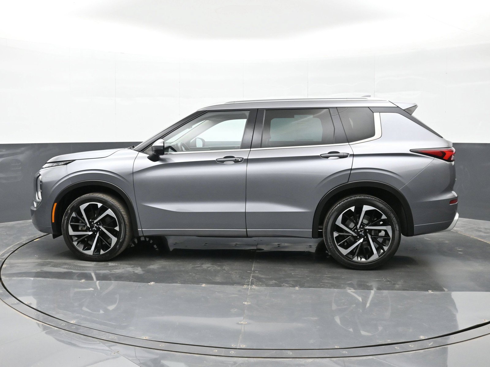 Used 2022 Mitsubishi Outlander SEL FWD image 9