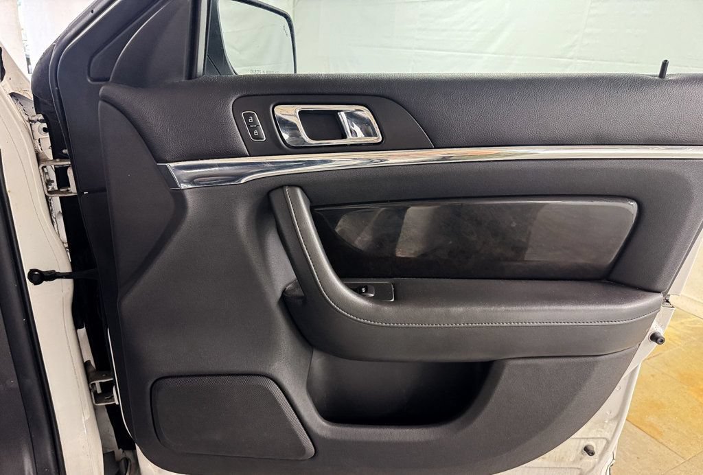 Used 2013 Lincoln MKS AWD w/ Ultimate Package image 18