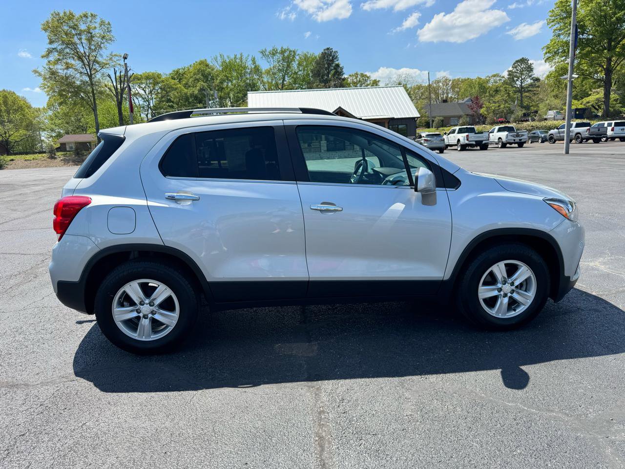 Used 2020 Chevrolet Trax LT w/ LT Convenience Package image 5