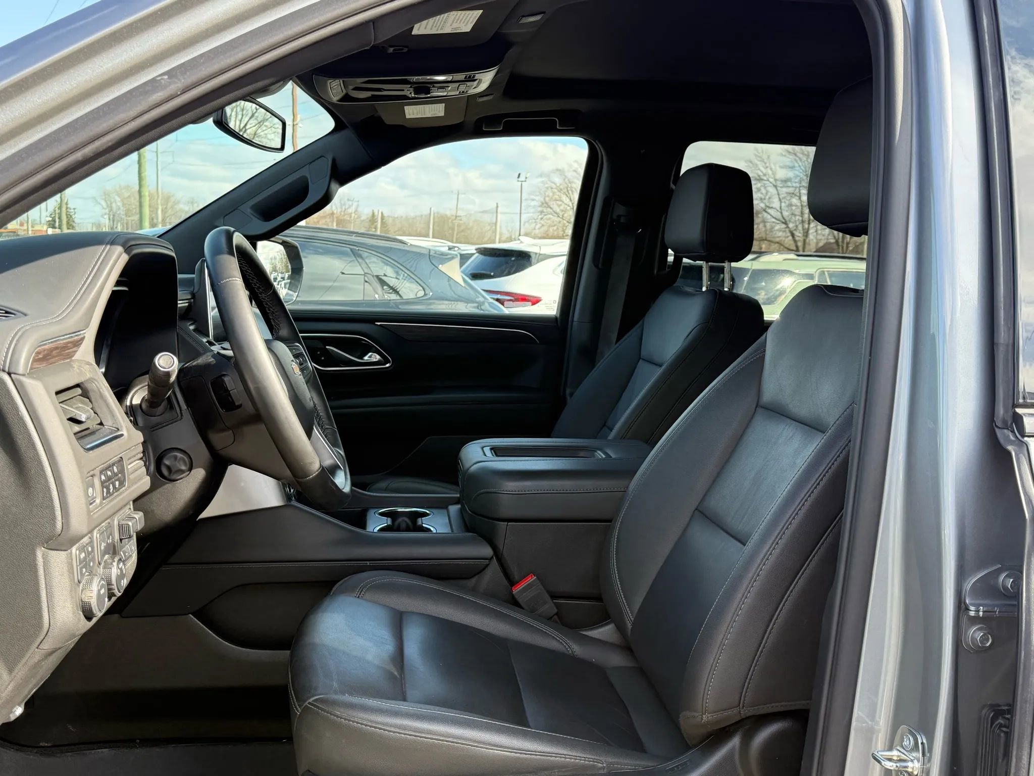 Used 2024 Chevrolet Tahoe Z71 w/ Luxury Package image 16