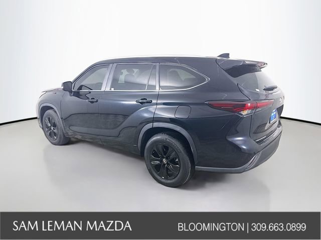 Used 2024 Toyota Highlander XLE image 5