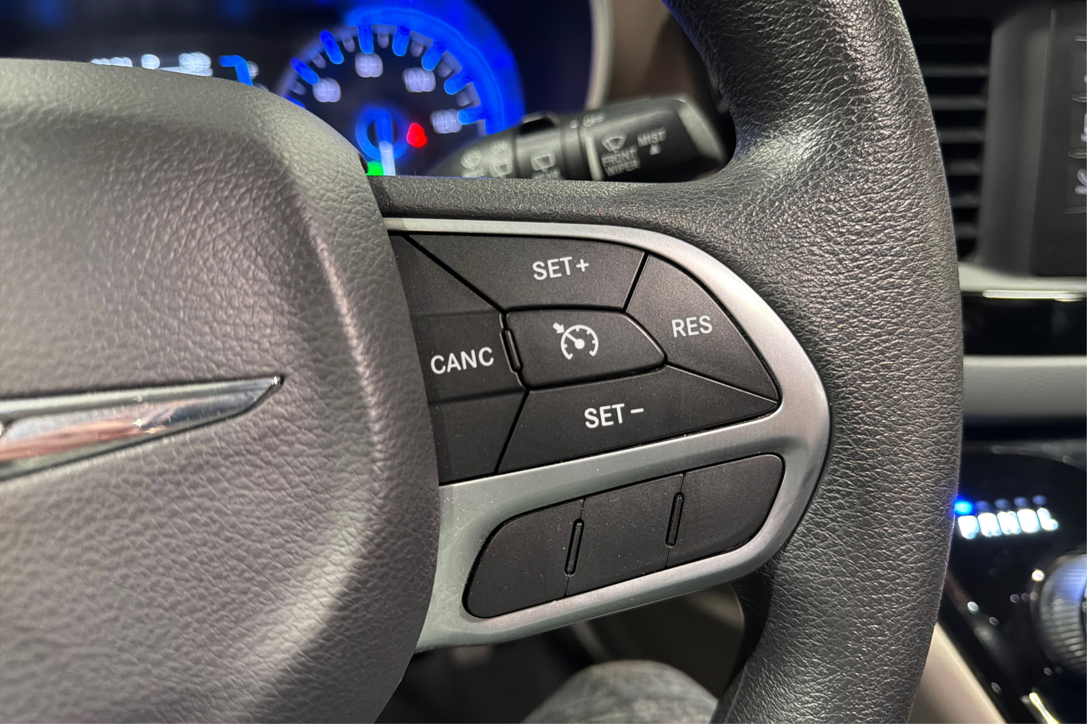 Used 2017 Chrysler Pacifica LX w/ Tire & Wheel Group FWD image 24