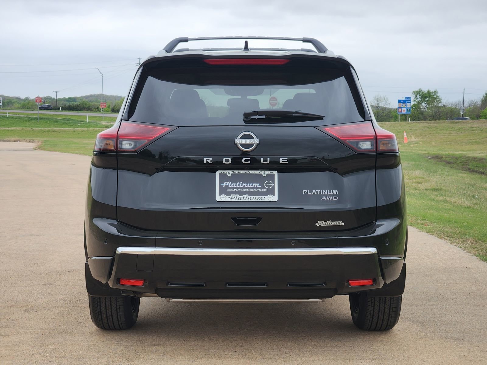 New 2026 Nissan Rogue Platinum AWD/4WD image 9