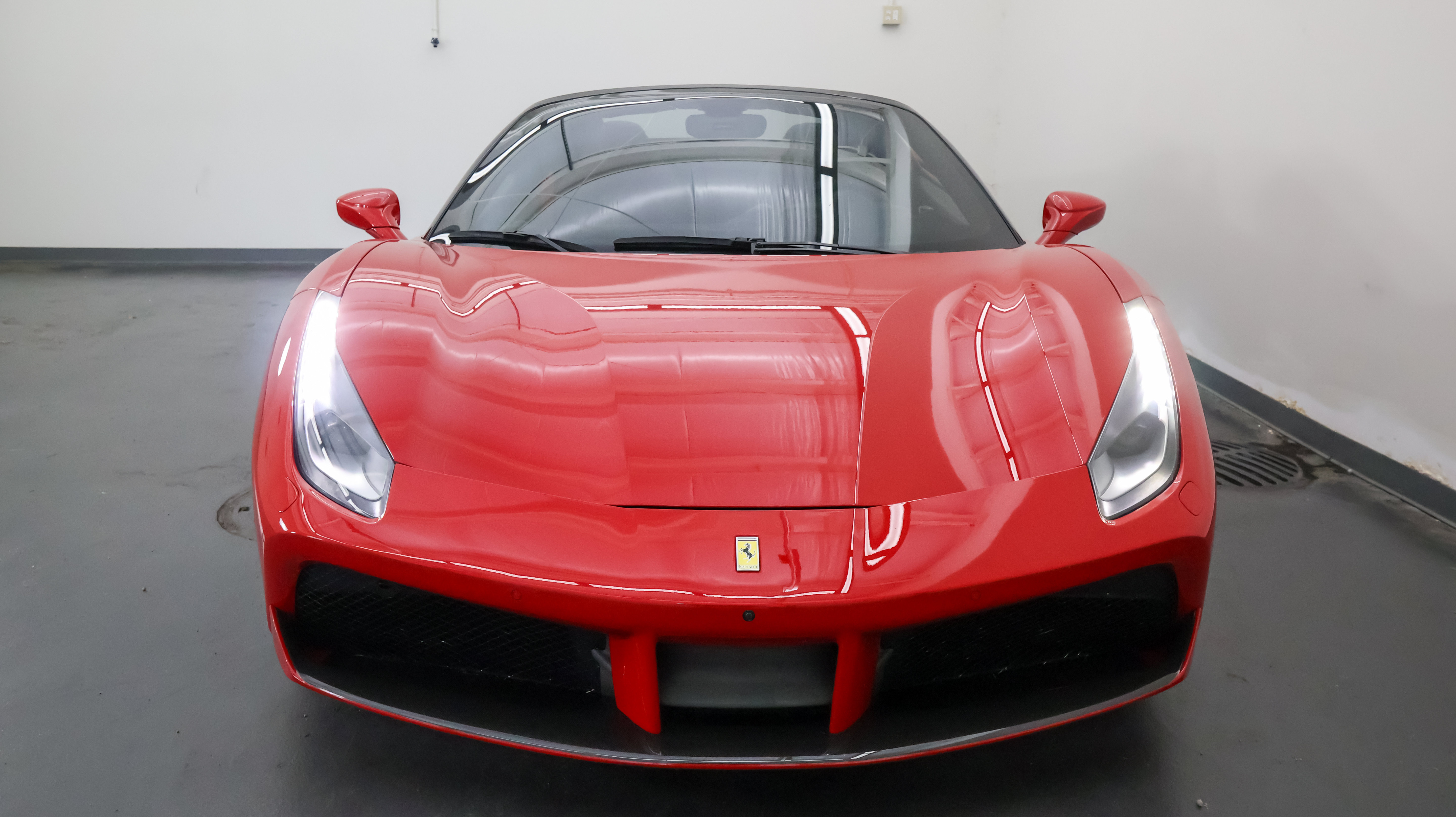 Used 2019 Ferrari 488 Spider RWD image 9