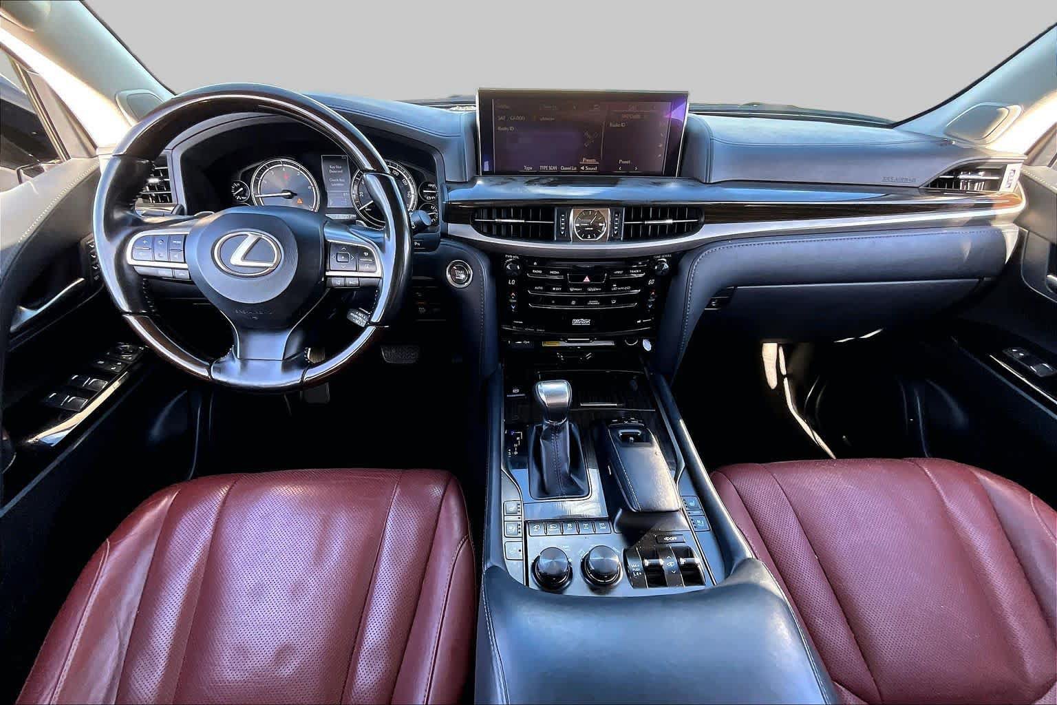 Used 2021 Lexus LX 570 4WD w/ Luxury Package image 13