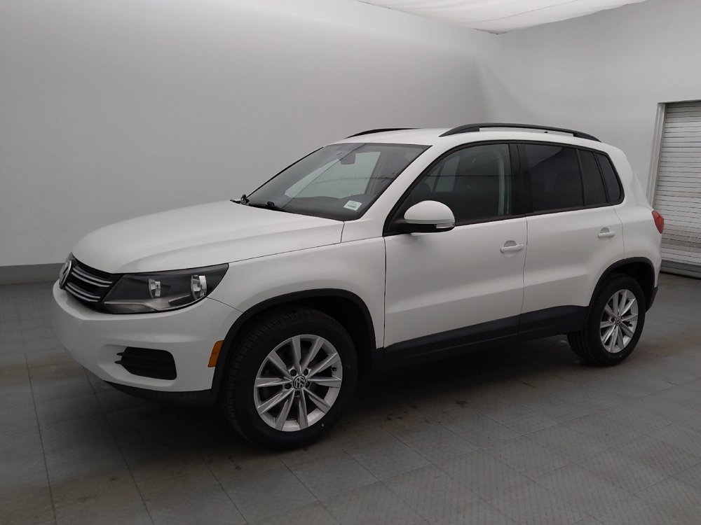 Used 2017 Volkswagen Tiguan Limited w/ Premium Package image 2