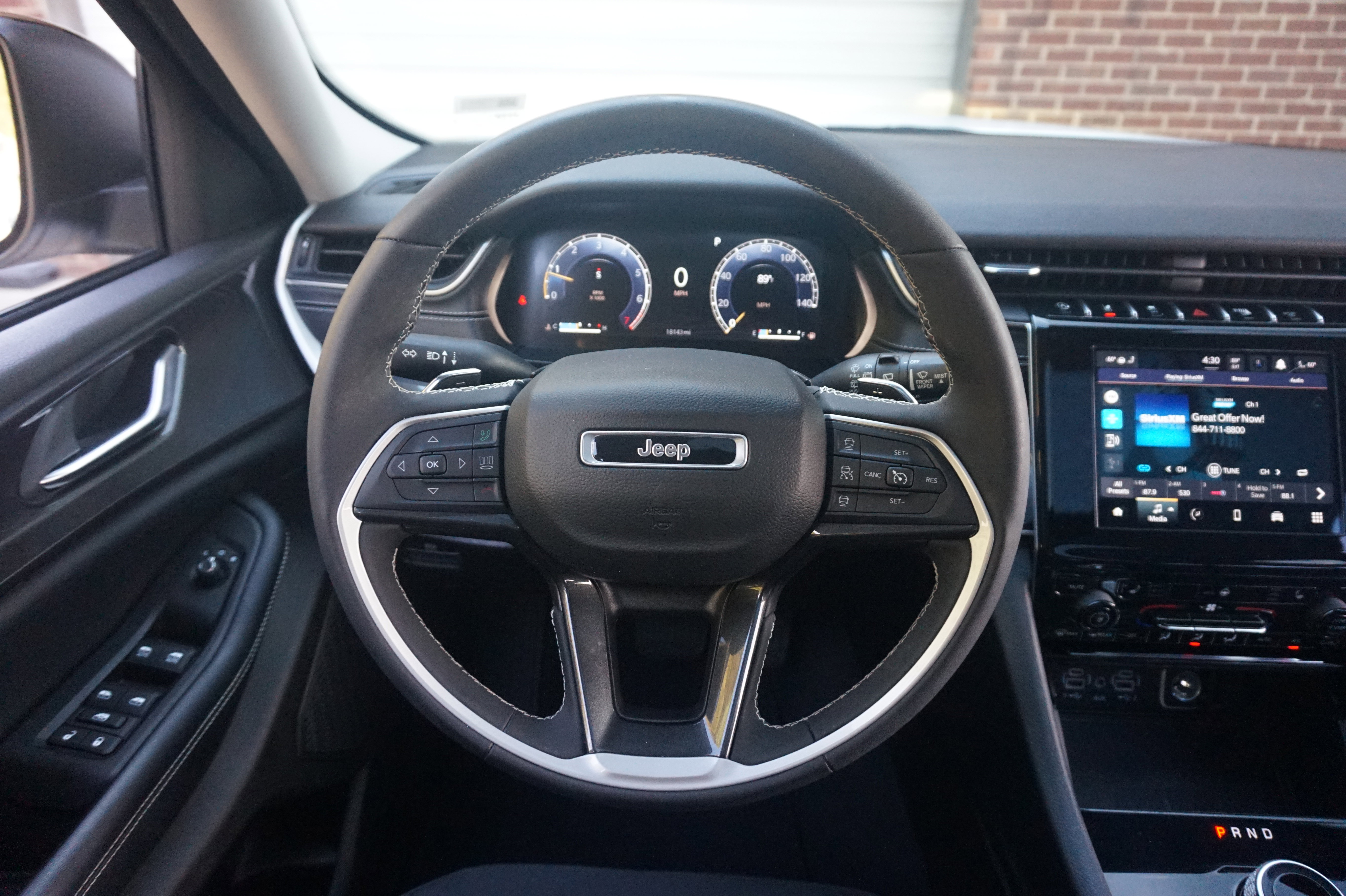 Used 2023 Jeep Grand Cherokee Laredo w/ Luxury Tech Group I image 25