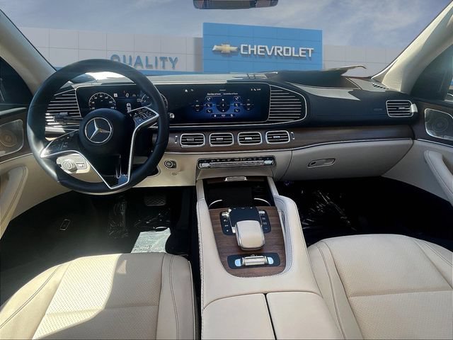 Used 2024 Mercedes-Benz GLS 450 4MATIC image 9
