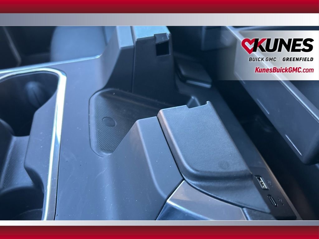 Used 2025 GMC Sierra 2500 SLT w/ SLT Premium Package image 44