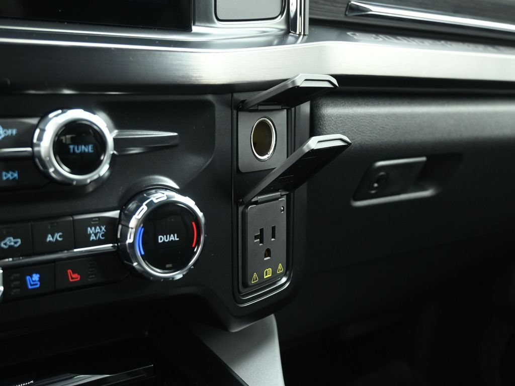 New 2026 Ford F250 Lariat w/ Black Appearance Package AWD/4WD image 18