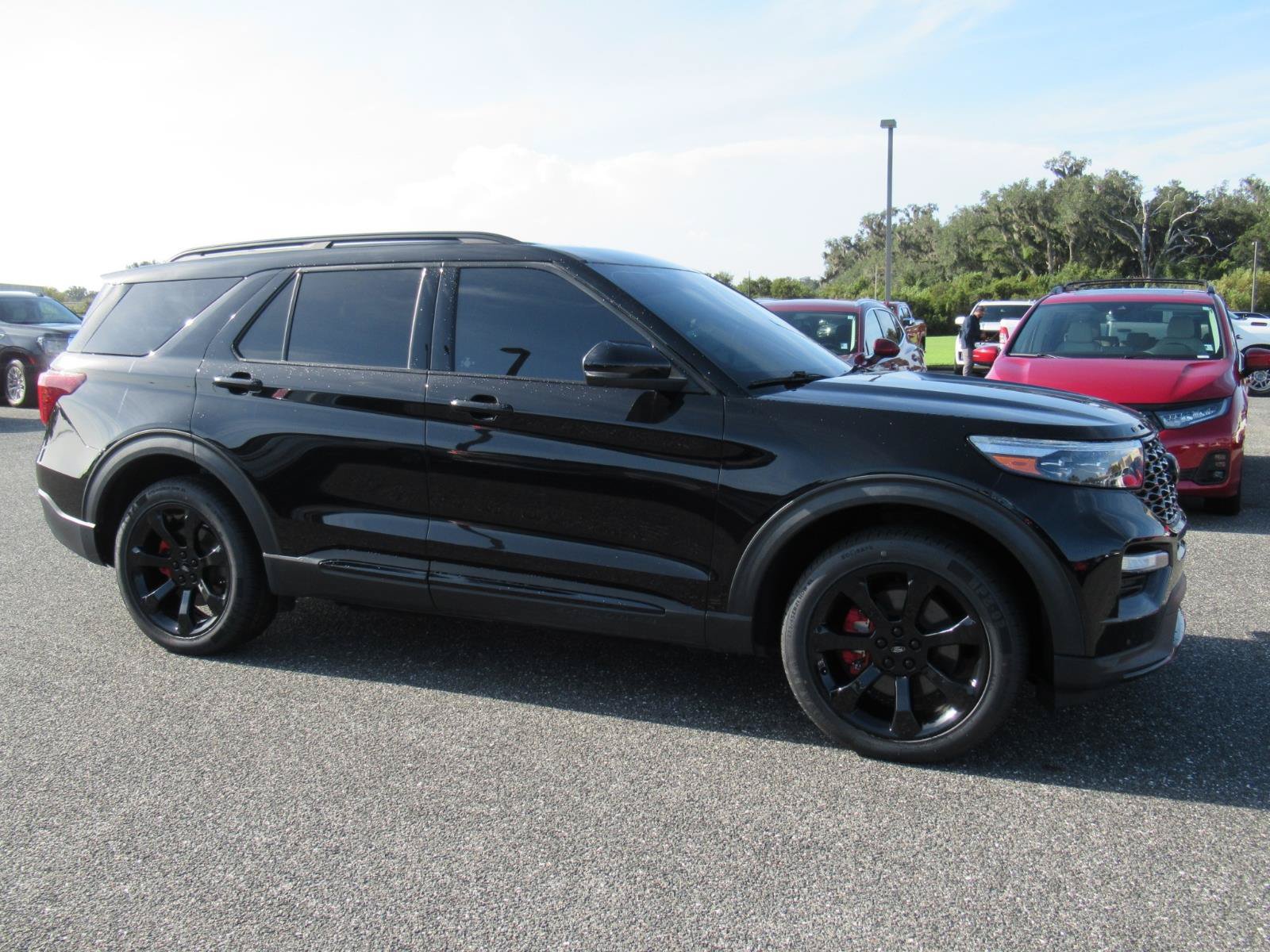 Used 2022 Ford Explorer ST w/ Equipment Group 401A AWD/4WD image 2