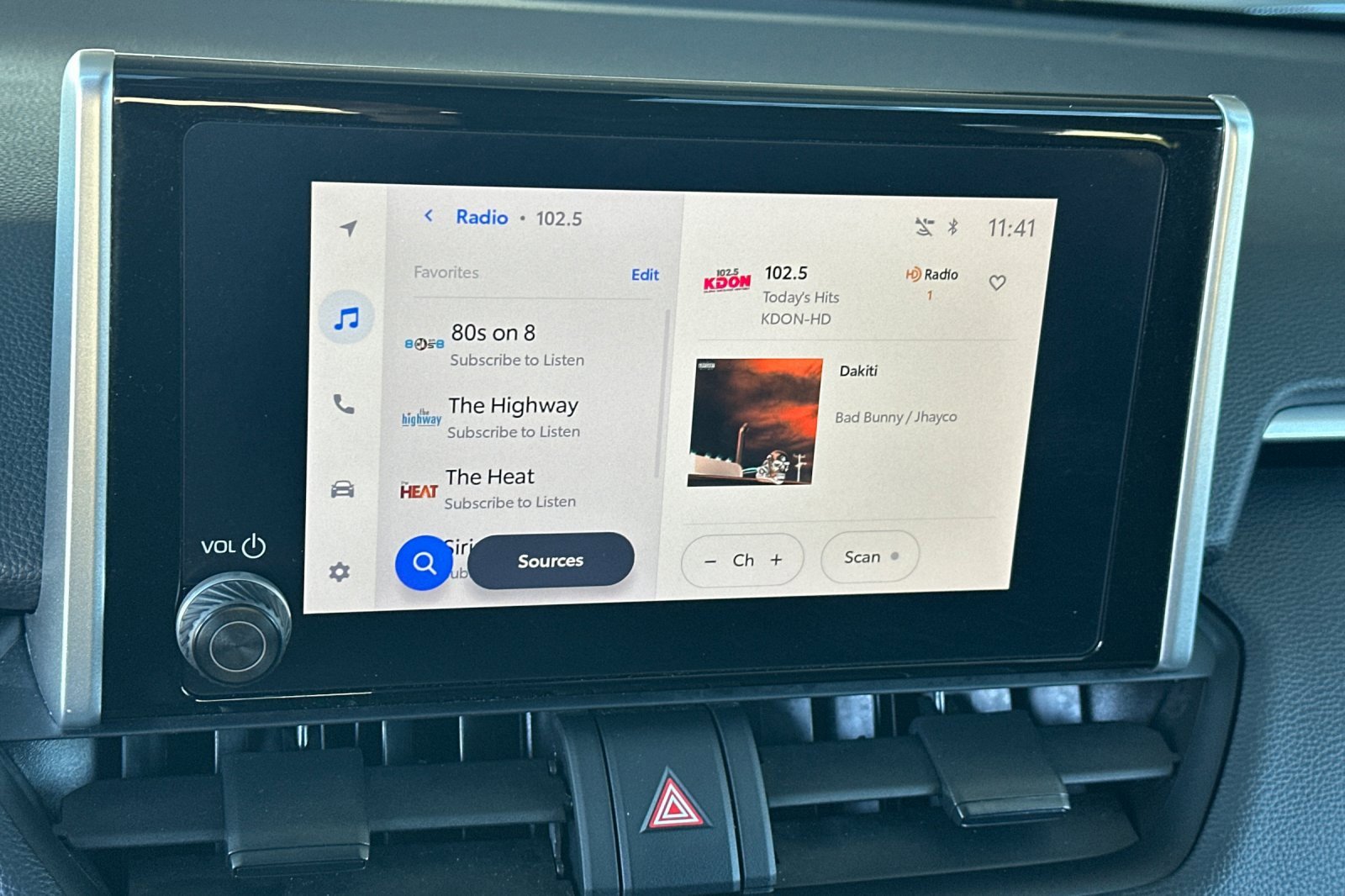 Used 2025 Toyota RAV4 XLE image 20