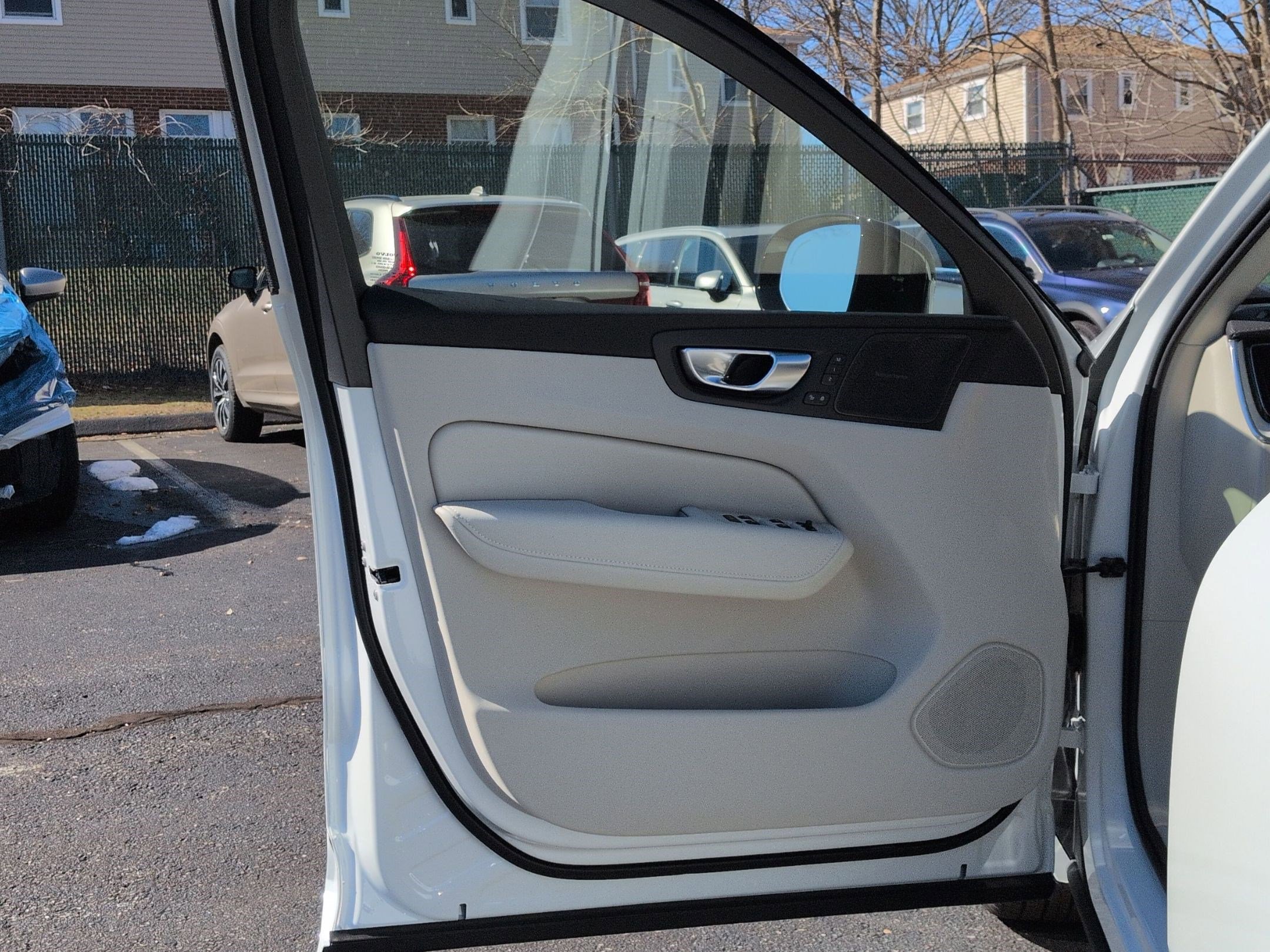 New 2026 Volvo XC60 B5 Ultra w/ Protection Package Premier image 7