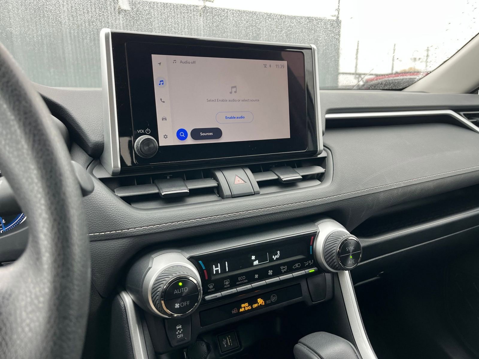 Used 2025 Toyota RAV4 LE image 21