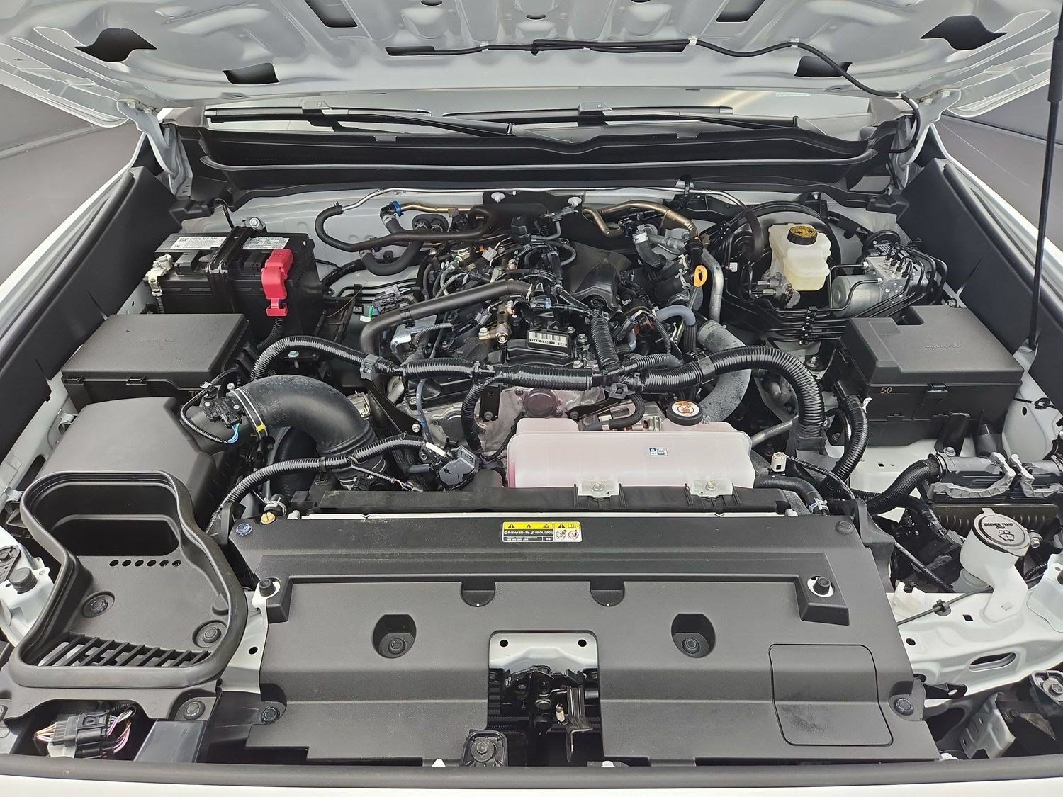 Certified 2025 Toyota Tacoma SR5 AWD/4WD image 31