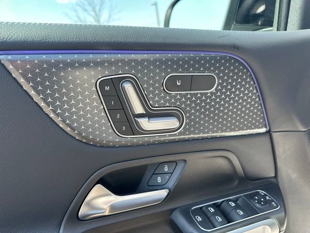 Used 2026 Mercedes-Benz GLB 250 4MATIC image 13