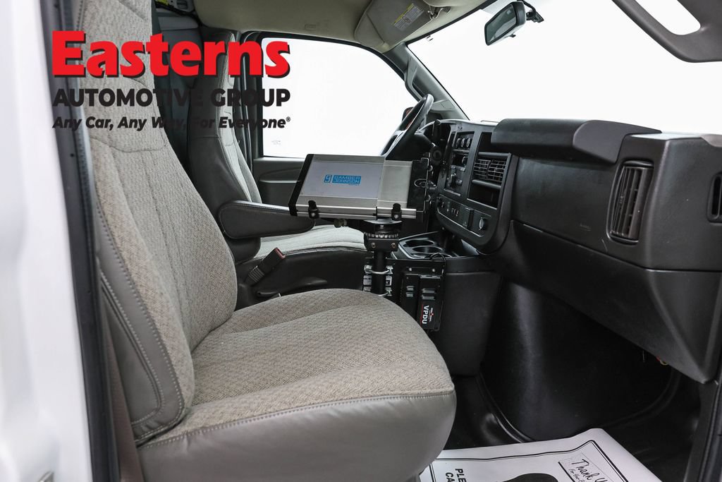 Used 2021 Chevrolet Express 2500 RWD image 20