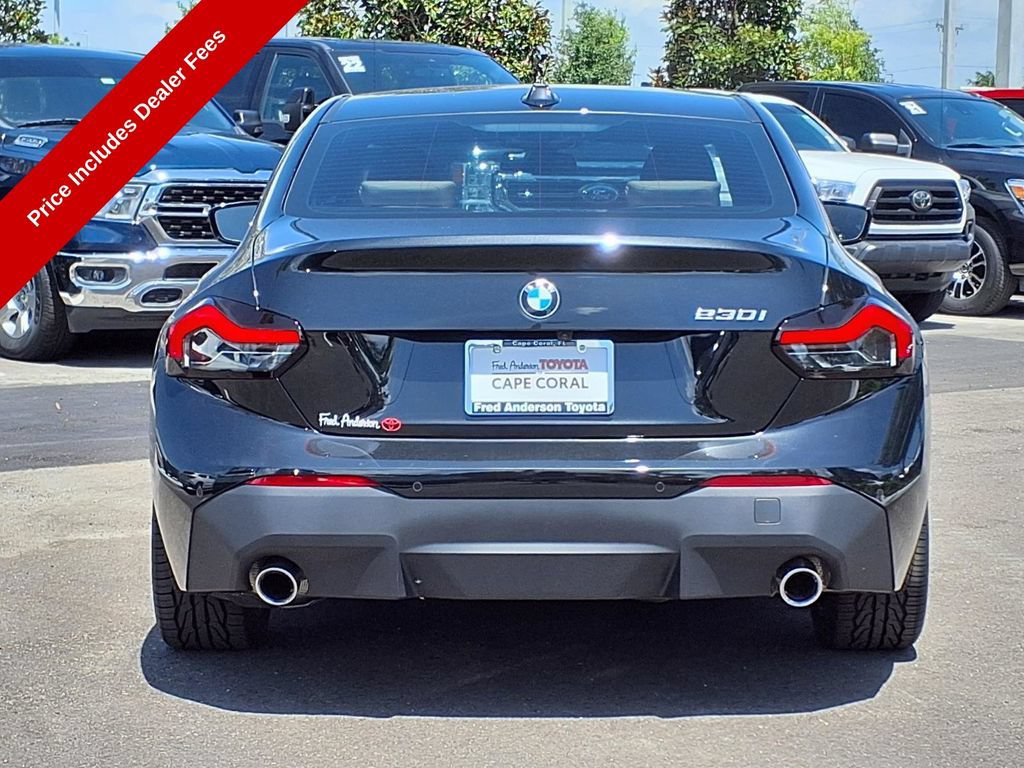 Used 2025 BMW 230i Coupe w/ Premium Package RWD image 7