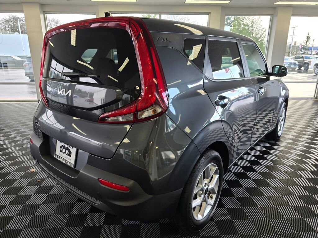 Used 2022 Kia Soul LX w/ Technology Package image 3