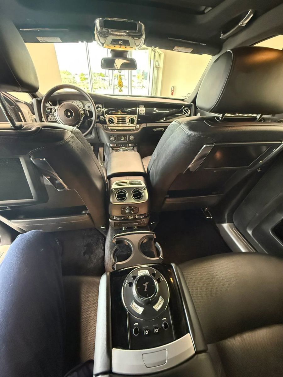 Used 2014 Rolls-Royce Ghost image 17